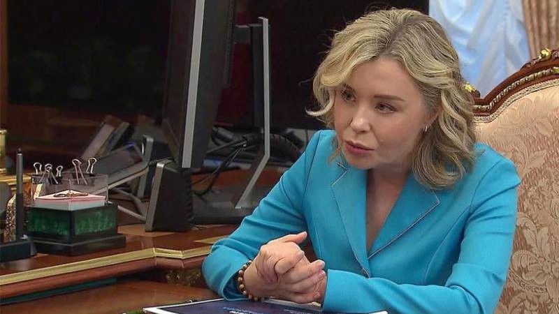 Hang from three boxes: what Radionova kept silent about when talking with Putin